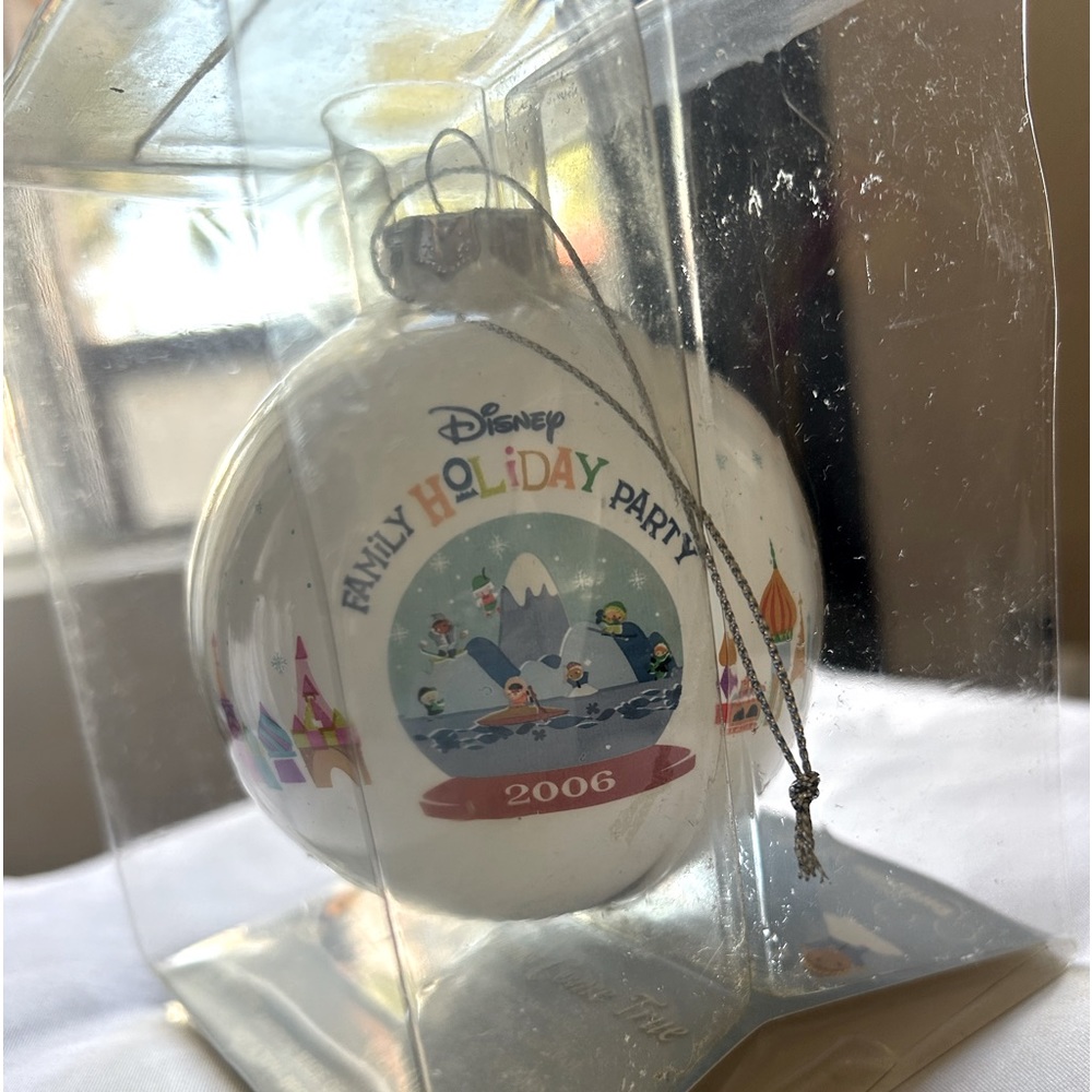 Disney 2006 Holiday Ornament